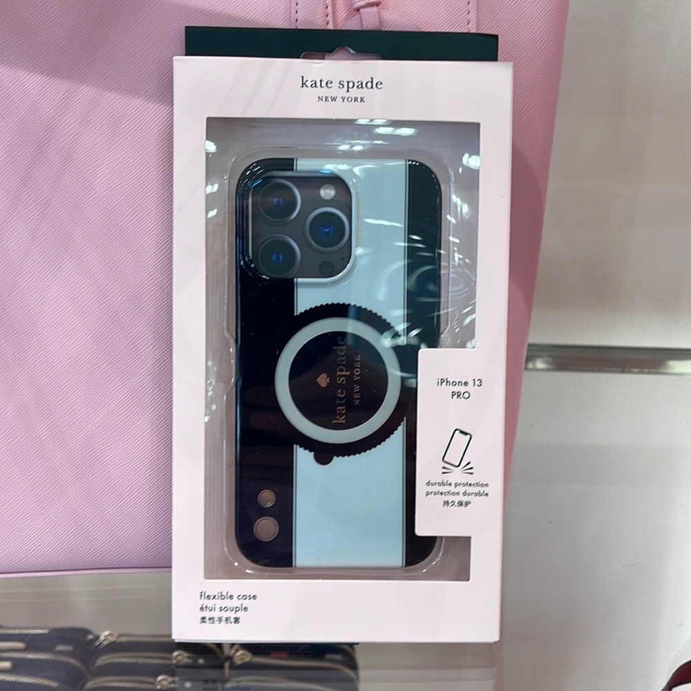 Kate Spade New York 
Logo iPhone 13
 iPhone 13 Pro 
iPhone 13 Pro - Picture 8 of 16